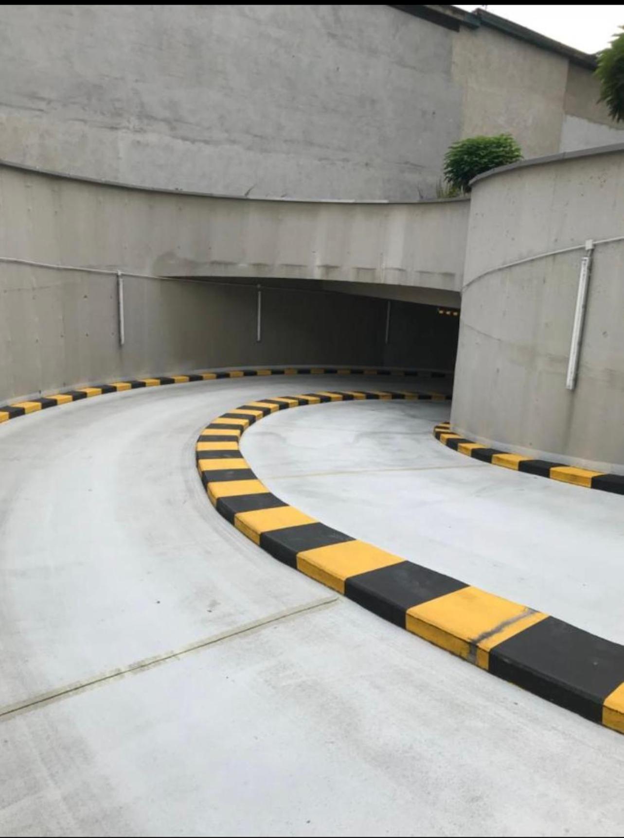 Skau Piano Family & Business Apartment Free Parking Bratislava Ngoại thất bức ảnh