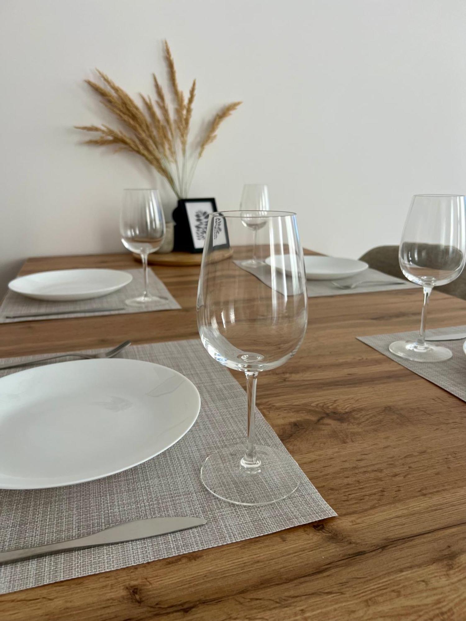 Skau Piano Family & Business Apartment Free Parking Bratislava Ngoại thất bức ảnh
