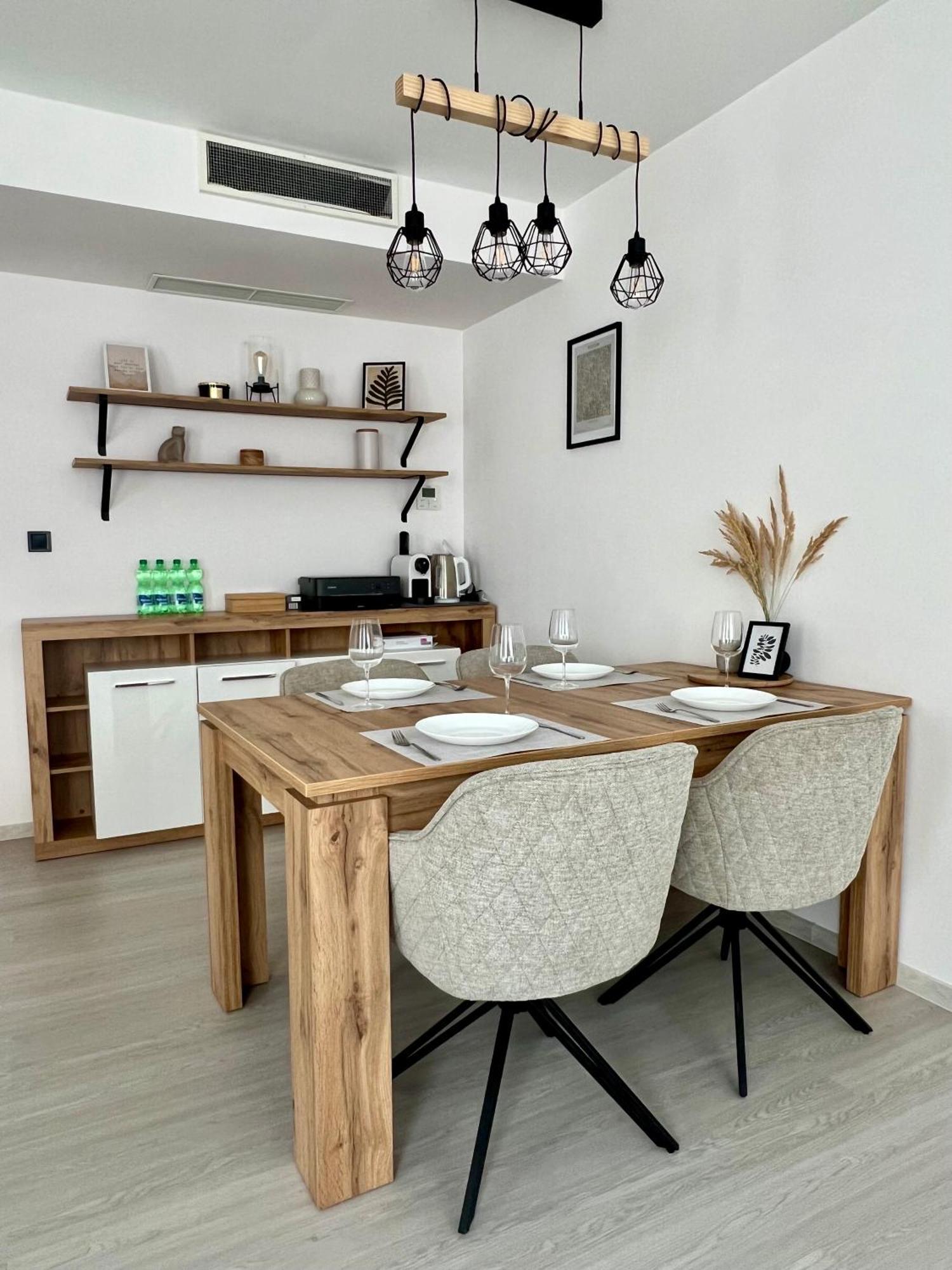 Skau Piano Family & Business Apartment Free Parking Bratislava Ngoại thất bức ảnh