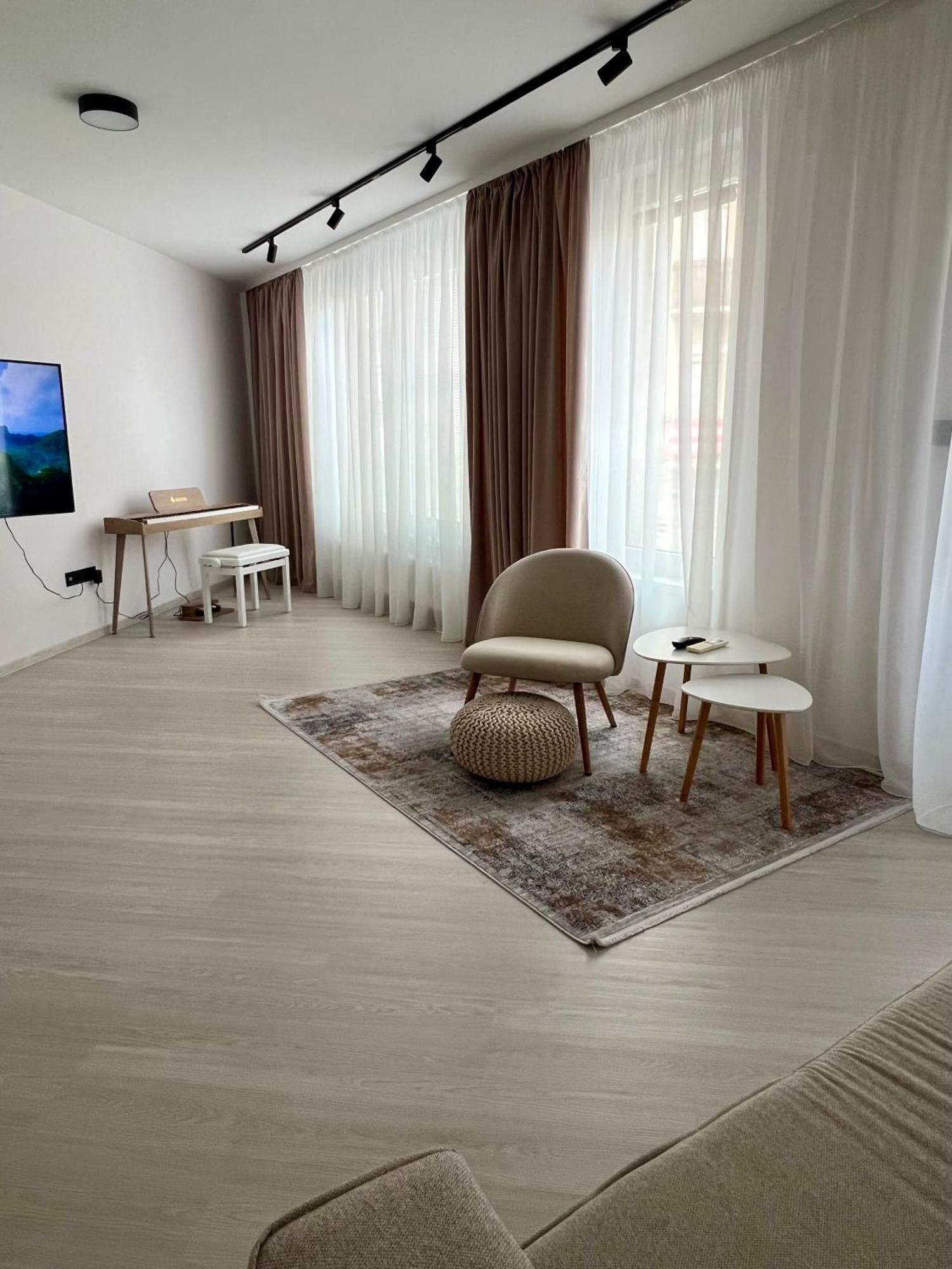 Skau Piano Family & Business Apartment Free Parking Bratislava Ngoại thất bức ảnh